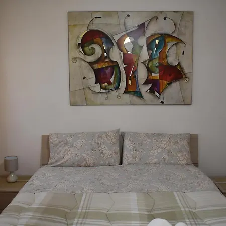 Apartamento Elegant And Free Car Parking - Quite Area